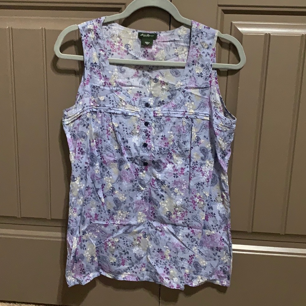 Sleeveless blouse